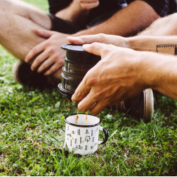 Cafflano Kompact szállítható kávéfőző (fekete) + szilárd tok ingyen 