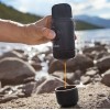 Hordozható Wacaco Nanopresso kávégép (fekete) + Nespresso adaptér